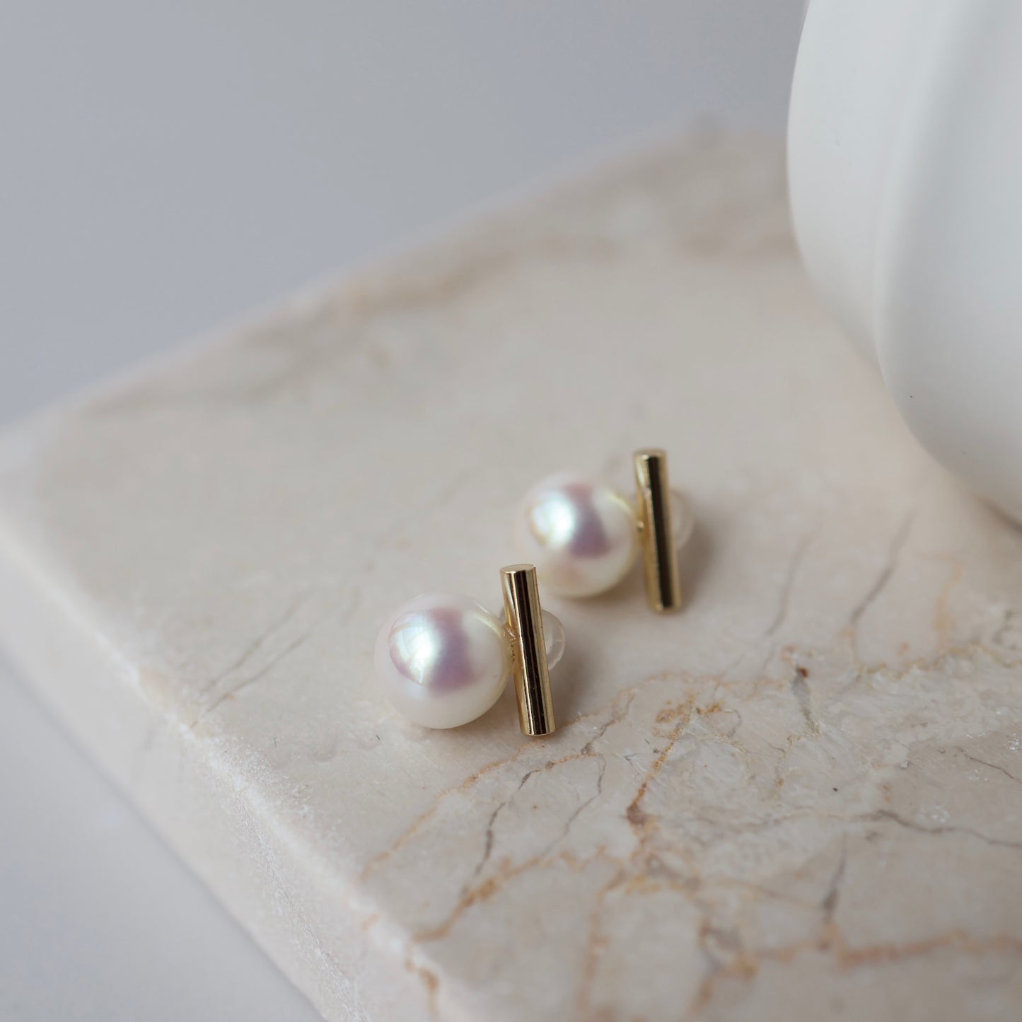 Pearl bar pierce