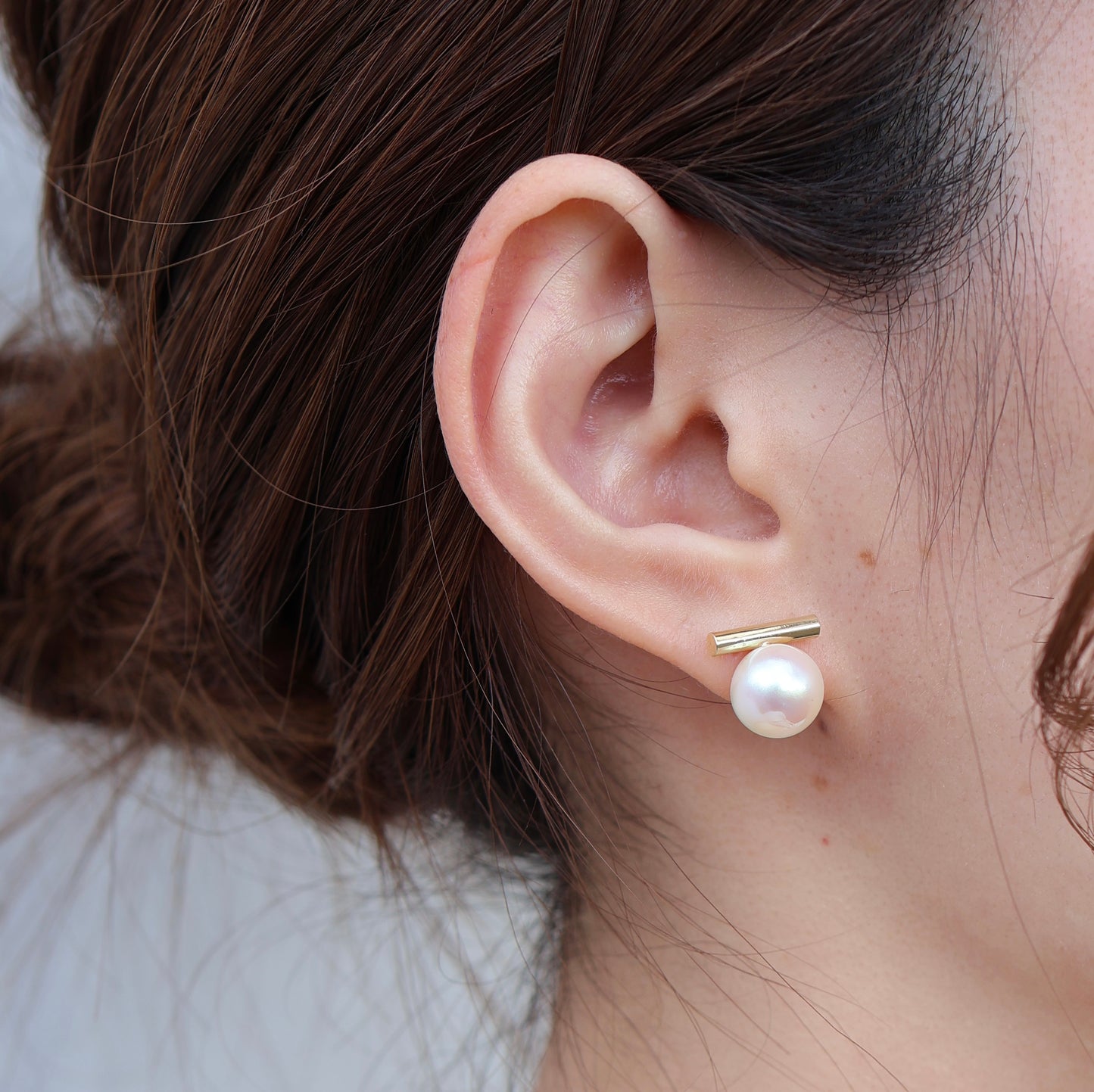 Pearl bar pierce