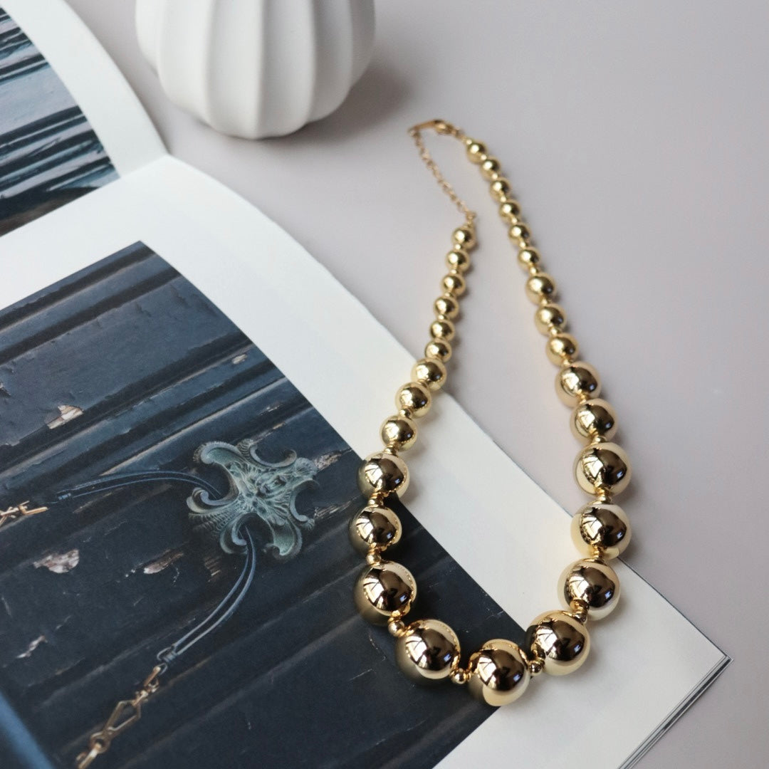 Ball necklace