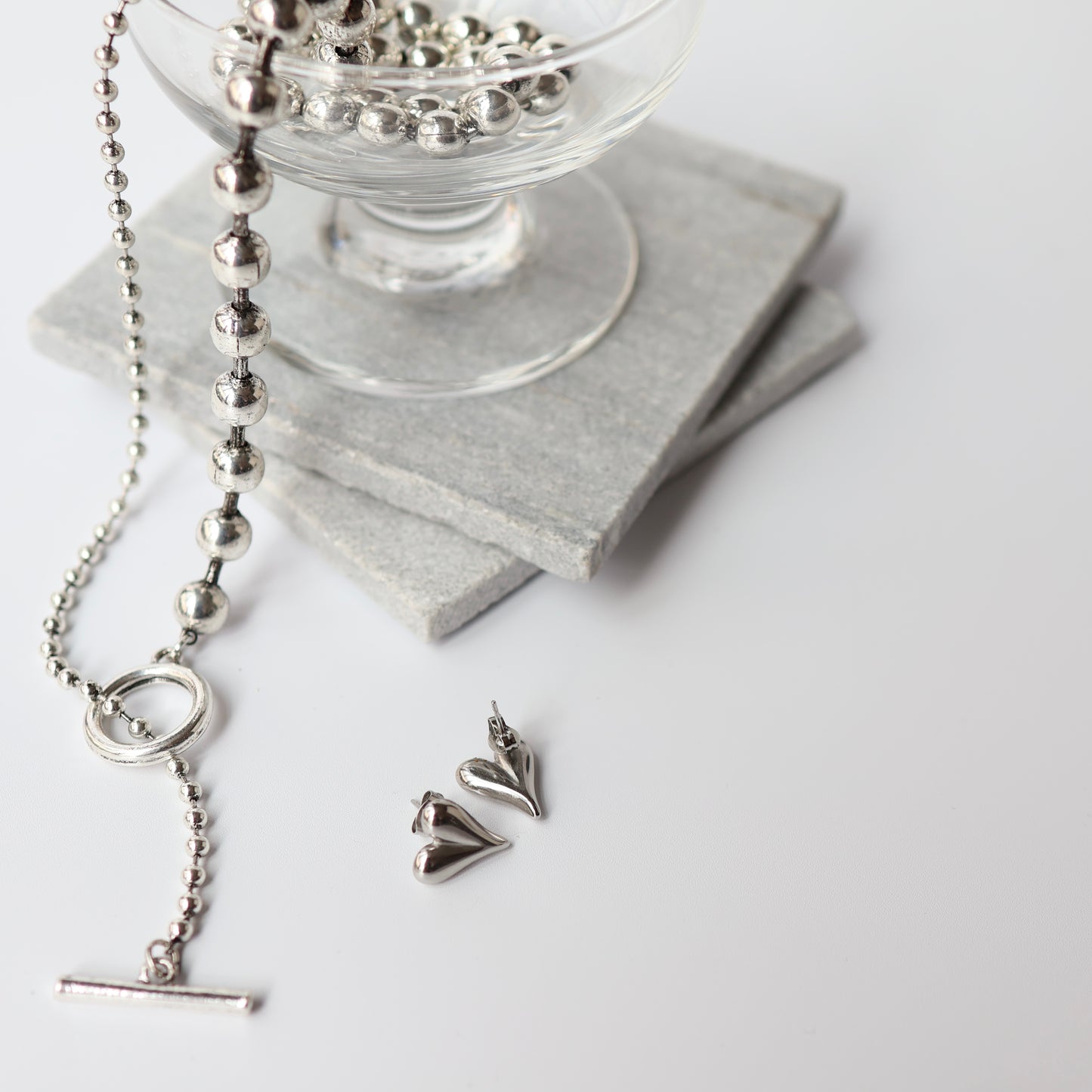 Long ball necklace