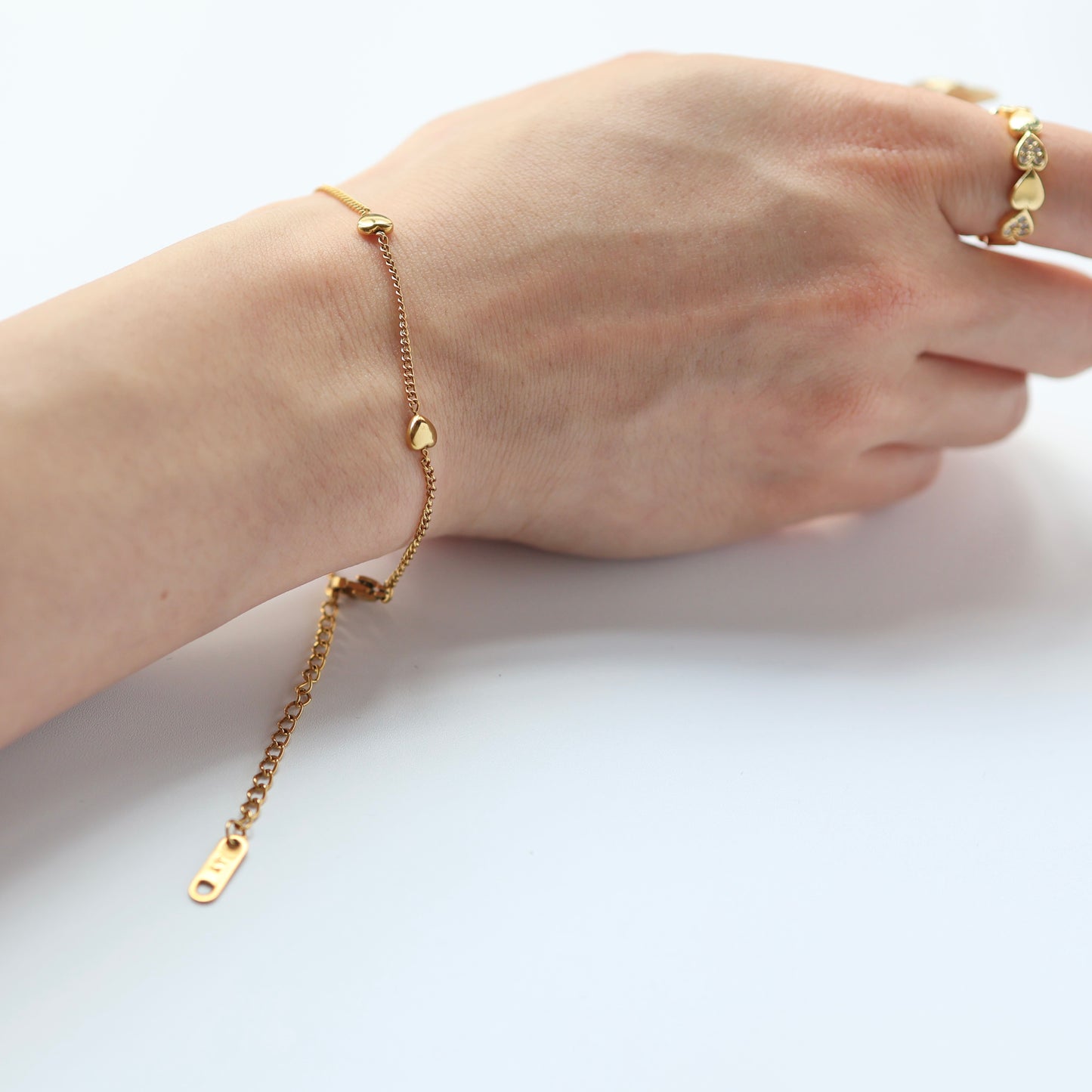 Gold heart ring