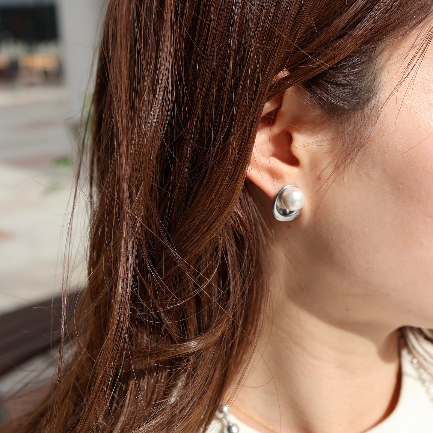 Metal pearl pierce