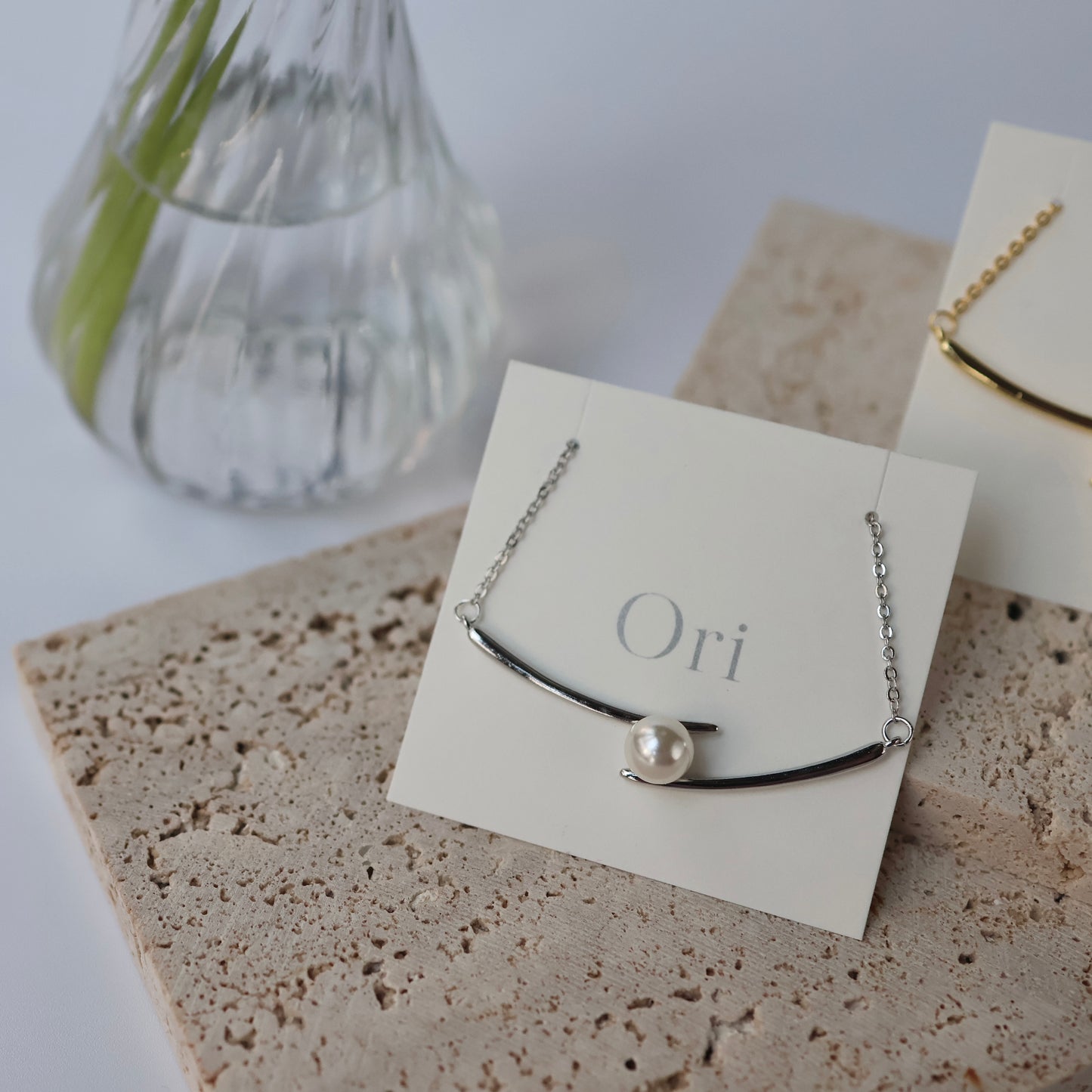 Pearl bar necklace
