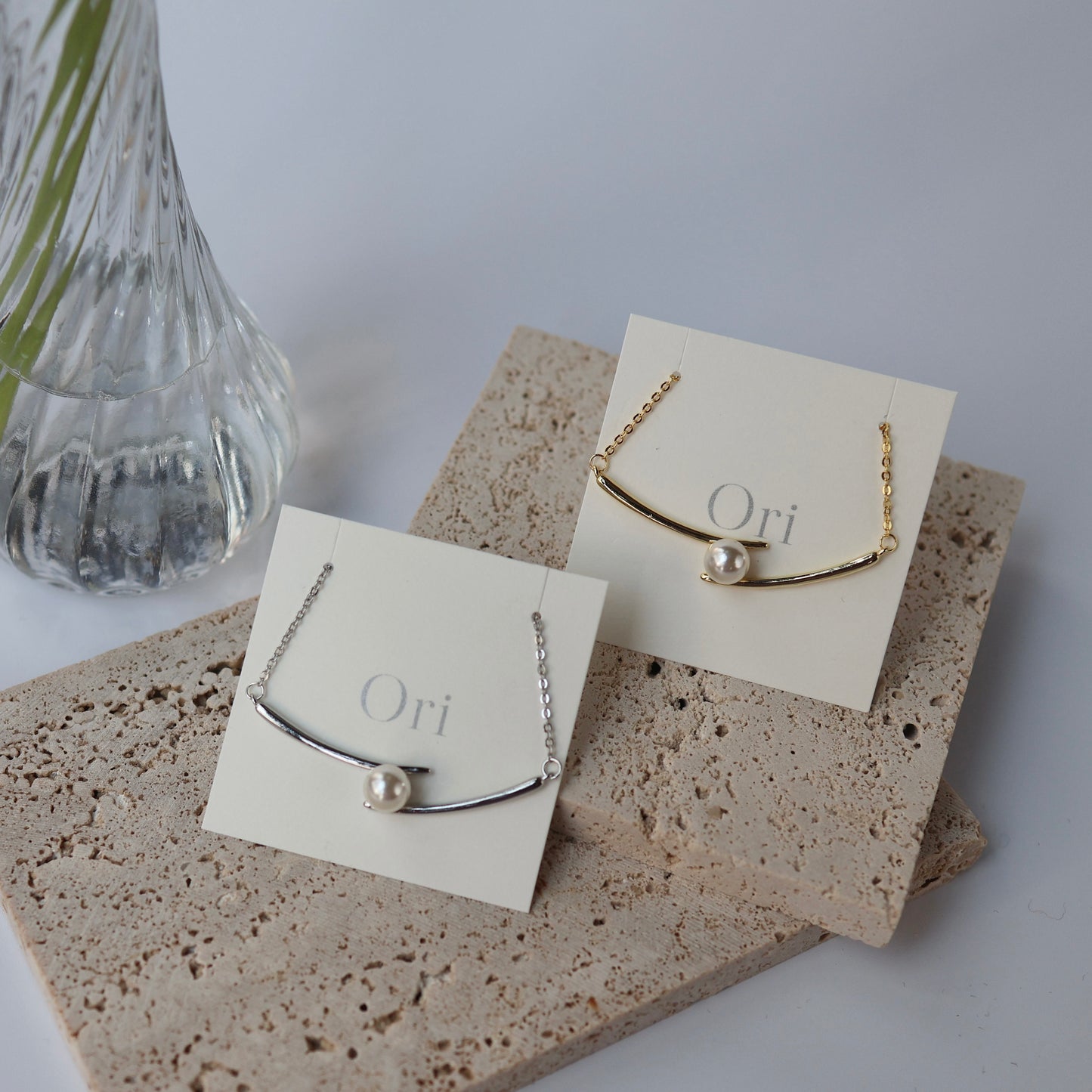Pearl bar necklace