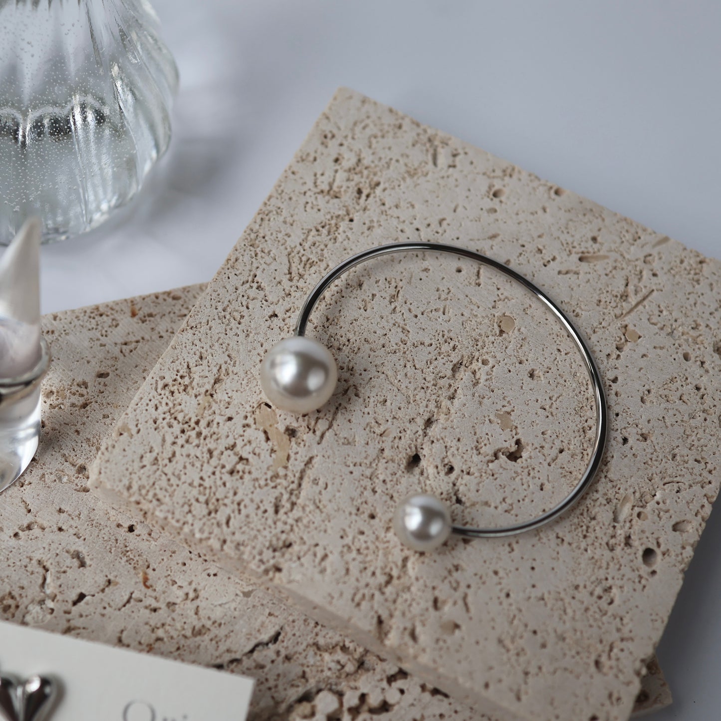 Heart pierce & Perl hug bangle