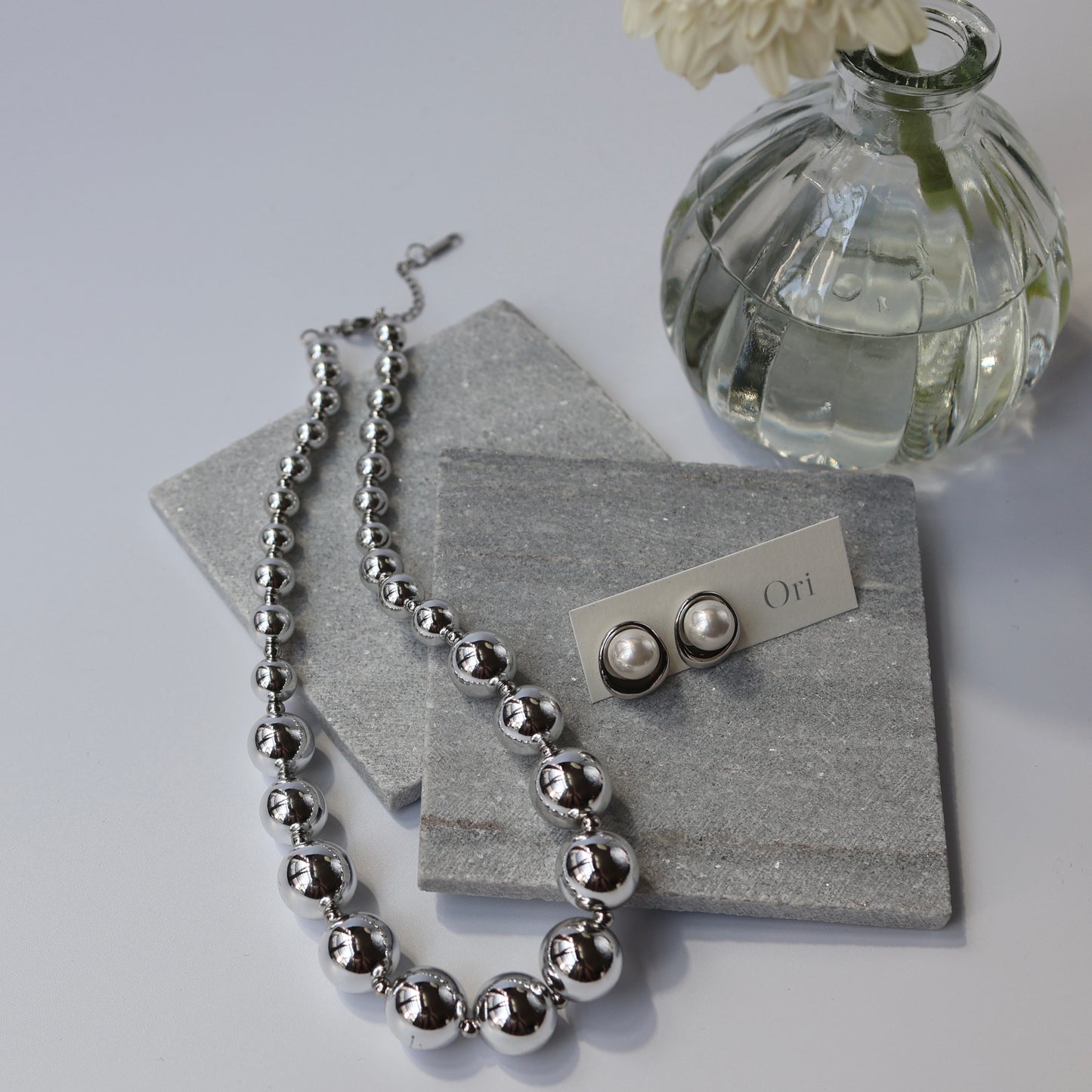 Ball necklace & Metal pearl pierce