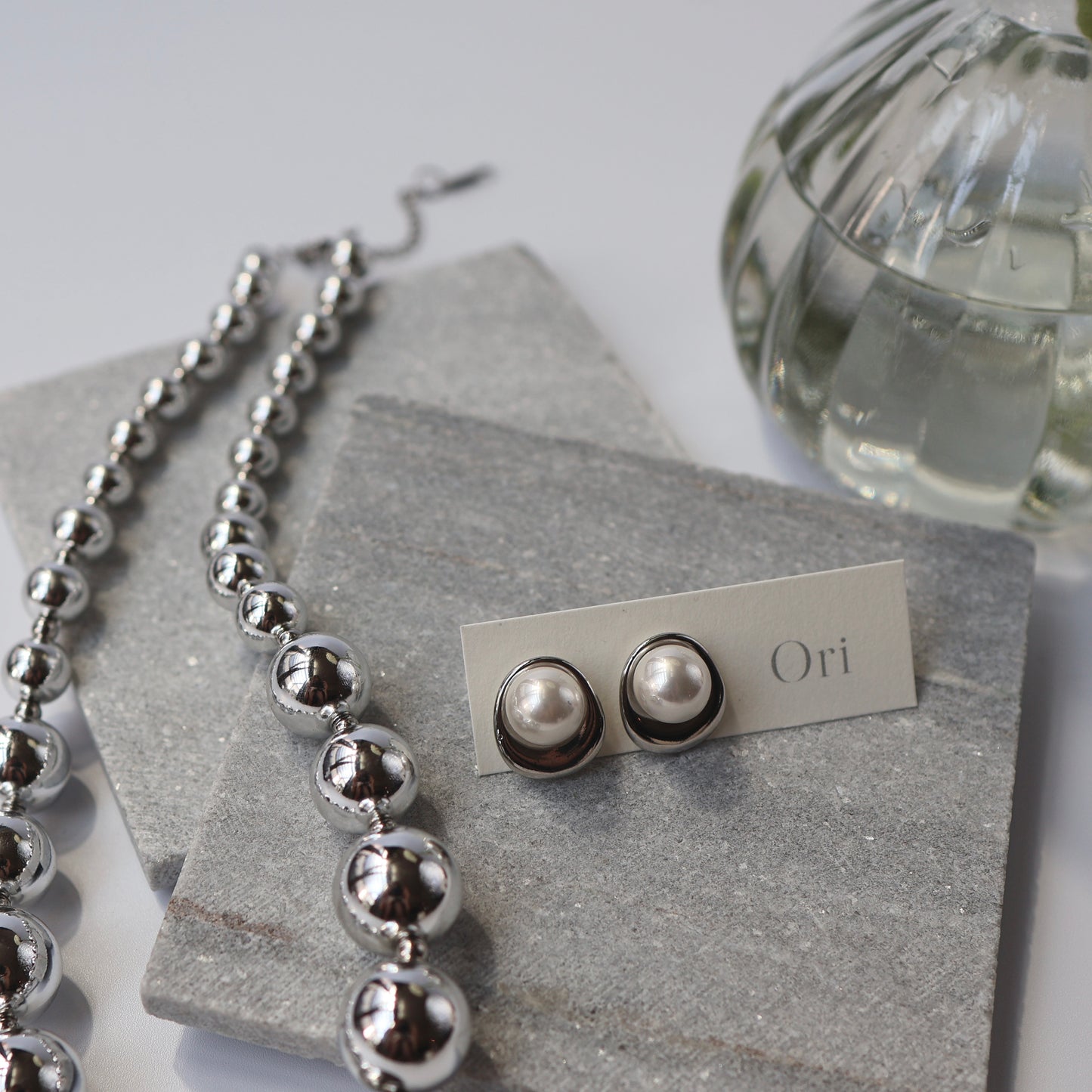 Ball necklace & Metal pearl pierce