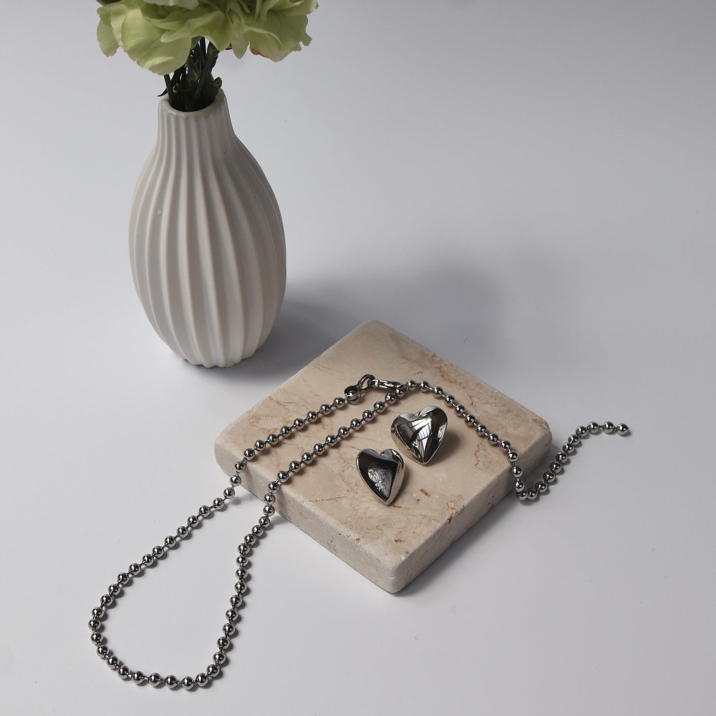 Medium ball necklace