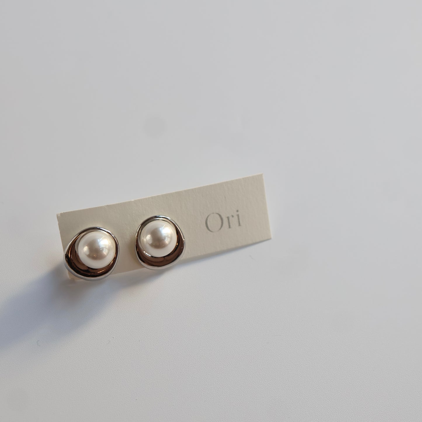 Metal pearl pierce
