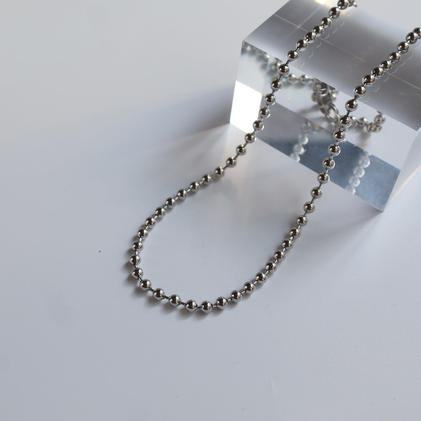 Medium ball necklace